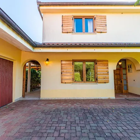 Villa Aurata In *