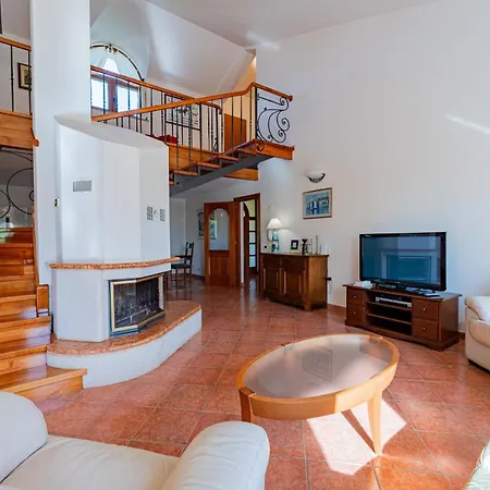 Villa Aurata In *